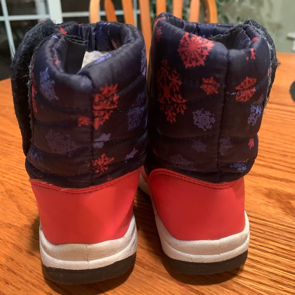 Mountain warehouse snow flakes boot.. - Picture 2 of 3